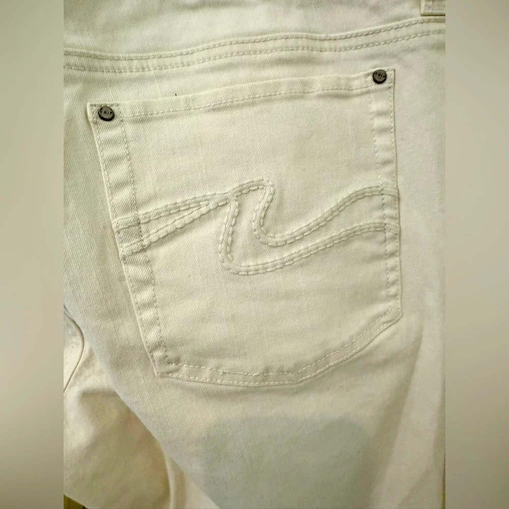 White House Black Market Noir Cut White Women's Jeans Size 12 - Picture 5 of 12